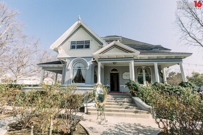 Front of the Noriega House Estate wedding venue in Bakersfield