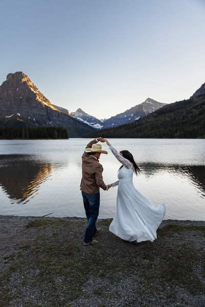 wedding photo at Taft Point in Yosemite taken by Minnesota wedding photographer Marcus Hanenburg Photography