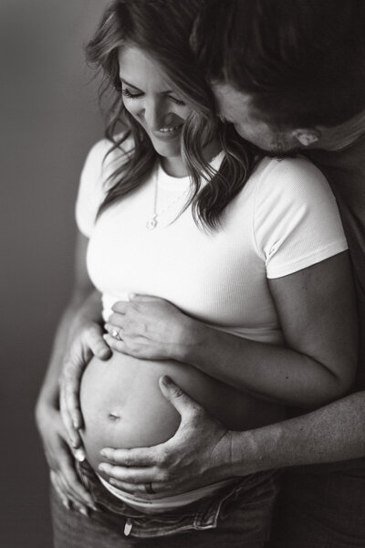 Newborn Photographer, sleeping baby in parent's arms