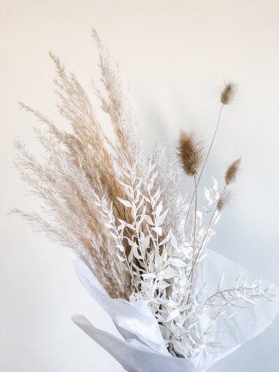 florists-phoenix-az-dried-neutral-floral-wrap-arrangement