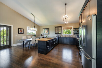 13762 Loyalist Parkway kitchen (1)