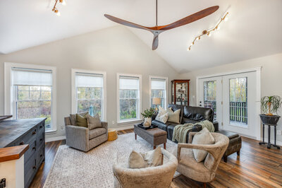 201 Richardson living room (2)