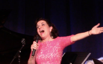 Singing w mic arm out copy