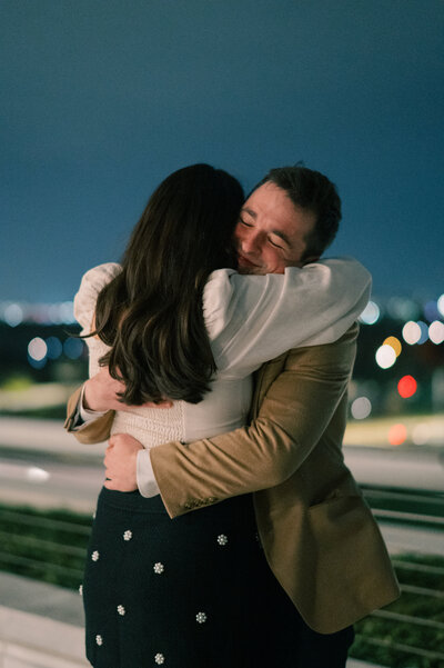 ashton proposed to jessica on the rooftop of the kennedy center photo by dc proposal photographer omar and co