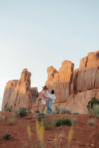 arches-national-park-couple-photoshoot-6