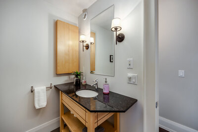 13762 Loyalist Parkway main bath (2)