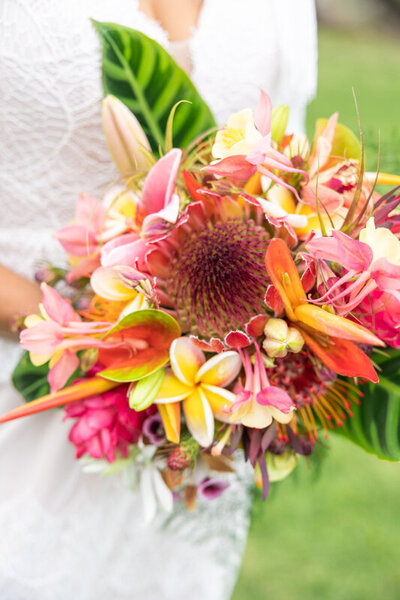 custom Maui wedding florals