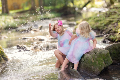 Best Knoxville family photographer, family portraits near me, professional family photos, professional family photos