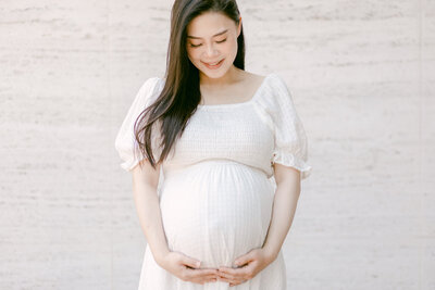 Radiant Expectations: Glowing Pregnant Mother Portrait | Christine Li Photography