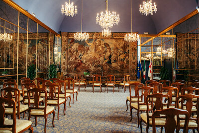 Milan City Hall adorned with chandeliers and mirrors, a luxurious setting for ceremonies that combines historic charm with timeless sophistication