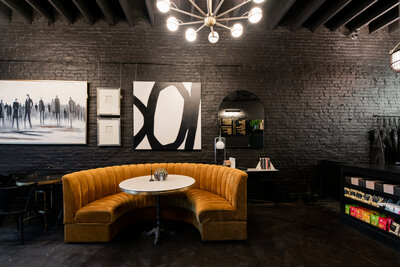 COFFEE LOUNGE AT ONYX + ALABASTER