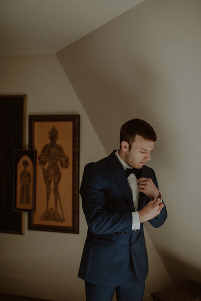 Groom gets ready for Telluride elopement