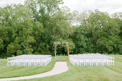 Photo of outdoor ceremony at The Eloise  in summer