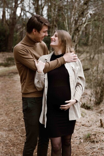 Gezins fotoshoot tijdens zwangerschap in Friesland