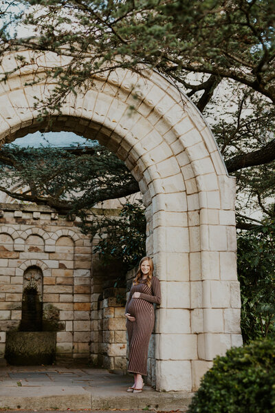 Fall-Maternity-Photoshoot-at-Washington-DC-National-Cathederal-8