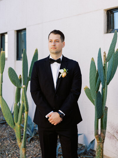 Scottsdale Arizona Resort groom getting ready for his portraits.