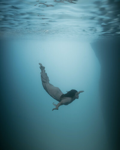 Underwater wedding photos