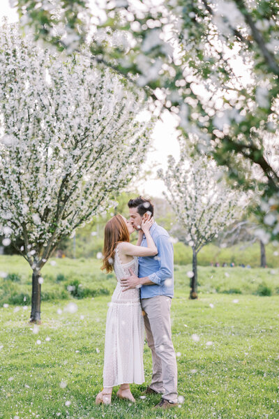 Spring engagement session at Valley Forge Park