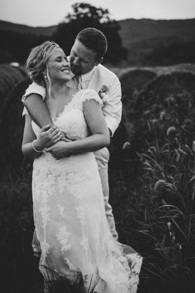 bride-groom-hay-field-weddig