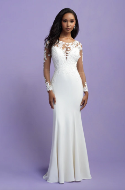 Gorgeous appliques pair perfectly with this sleeveless gown's fitted crepe skirt.