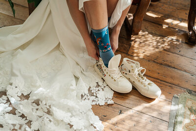 Create Your Small, Meaningful Lake-side Wedding with Sam Immer Photography's Intimate Wedding Photography.