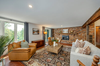 4204 Conc 8 family room (5)