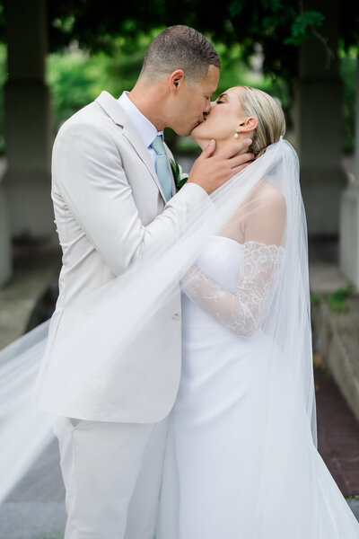 kasia-sickau-photography-wedding-photographer-hannah-and-TJ-the-grand-ballroom-covington-ky-692