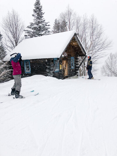 Photo of Gabrielle Vignola skiing while taking senior portraits on Loon Mountain, Lincoln, New Hampshire