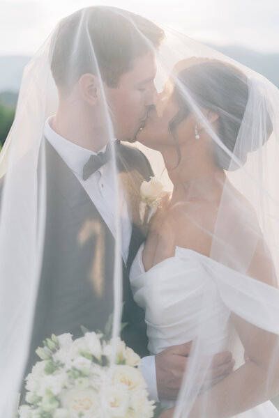 Virginia bride in the getting ready suite at the lodge at mount ida in Charlottesville Virginia