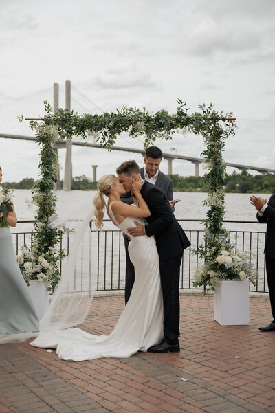 Hilton Head Elopement Couple by Karen Norian Photography