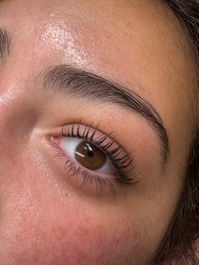 Close-up of classic lash extensions applied at Jazzy's Glam Bar in Tampa, FL.
