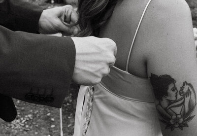 ZoeyLynn Photography specializes in candid, storytelling elopements in stunning locations such as Jamaica, Hawaii, the Oregon Coast, Columbia River Gorge, and across the West Coast. Capturing authentic moments in breathtaking landscapes, I document your love story wherever your adventure takes you.