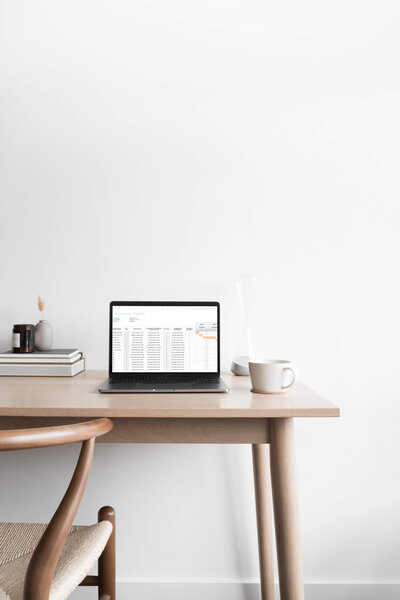 Free resource - Project Timeline creator for designers - The Streamlined Creative by Stephanie Taale - Business Coach, Client Experience and Systems Strategist for brand and website designers