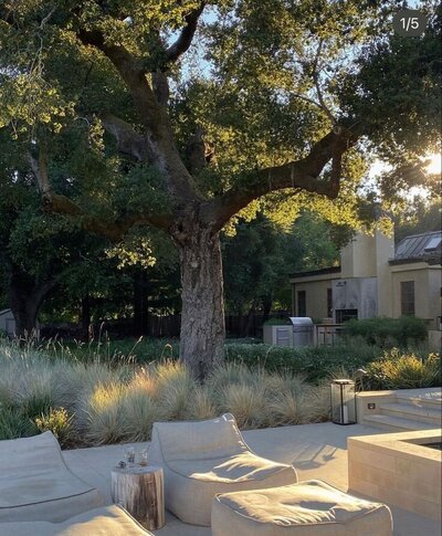 Relaxing retreat setting for executive coaching and performance coaching, designed to inspire growth, leadership, and personal development in a tranquil environment.