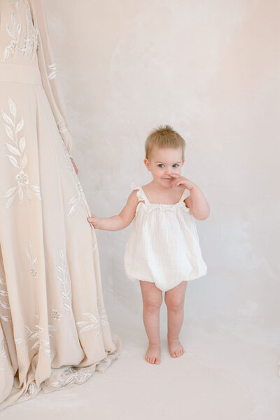 Babyfotografie mama und sohn sitzend