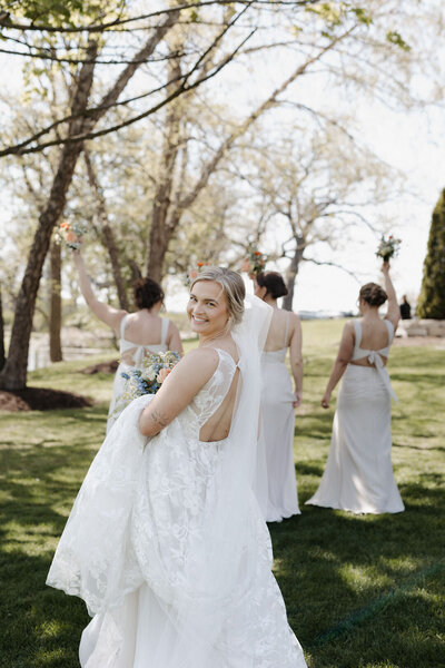 fun wedding party photos