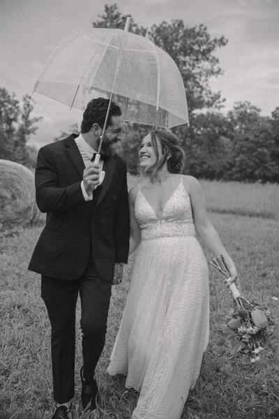 couple kissing each other during st louis engagement photos