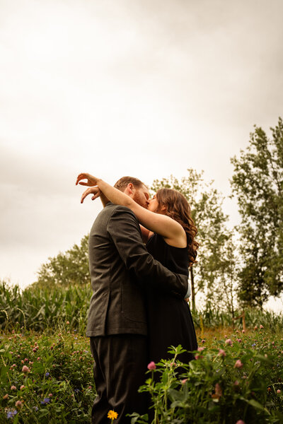 Man zit met twee honden