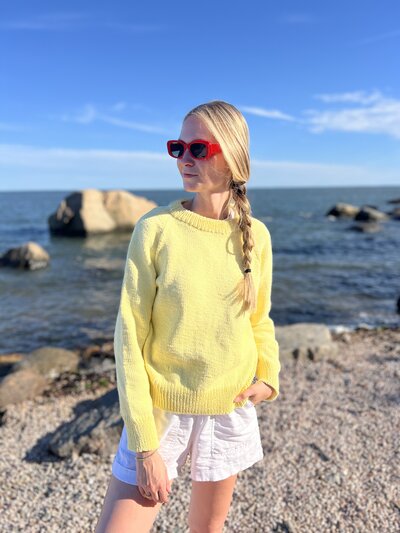 Lexie Dane Knitting Modeling FO Monday Sweater on the beach
