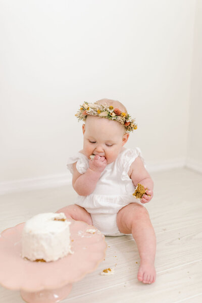 one year old cake smash session in photo studio spokane wa