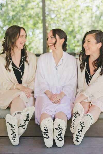 best Southern California wedding photographer bride and bridesmaids