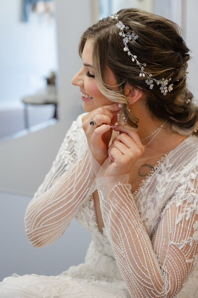 bridal suite getting ready portrait