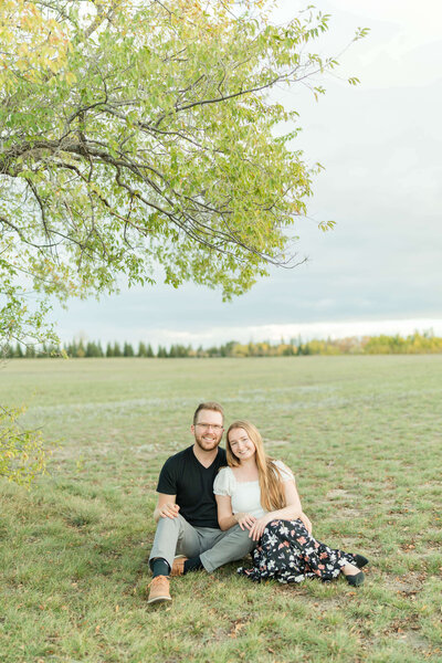 Manitoba wedding photographer with her husband