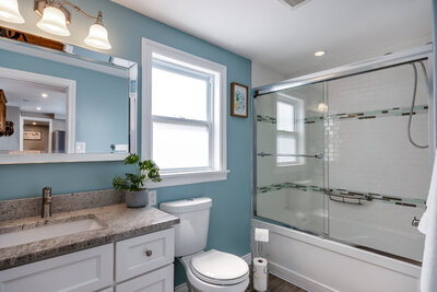 22 Second main bath (1)