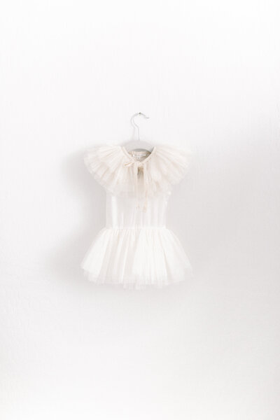 A natural, delicate and timeless pregnancy and baby photographer based in Concord, California.