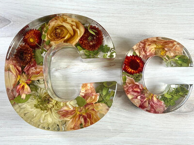 clock, resin keepsake, floral, preservation, flower preservation, bouquet preservation, wedding flower keepsake, memorial keepsake, dried flower keepsake, memorial flower preservation, preserved flowers in resin, texas preservation, cremation keepsake, breastmilk keepsake, ashes, dried flower, pressed flowers