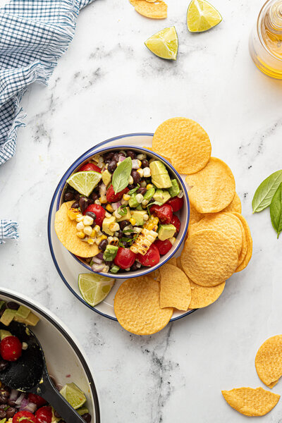 a bowl of guacamole photographed by Marie-Catherine Dubé