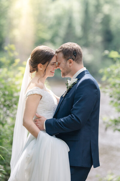amoureux-tendresse-bord-eau