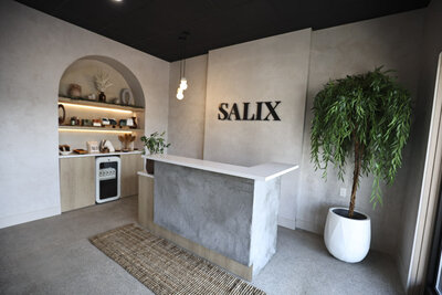 Salix front desk area
