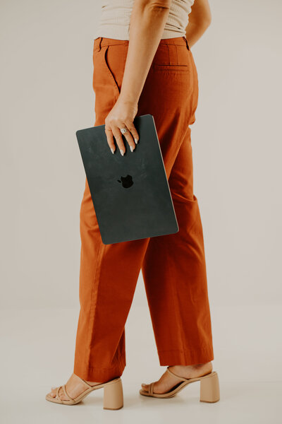 Spark Brain helps time-starved business owners create sustainable, smart content that scales their offers and simplifies visibility.